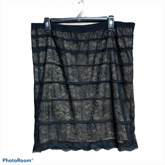 BCBGmaxazria black/tan lacy skirt size L NWOT - Picture 1 of 7